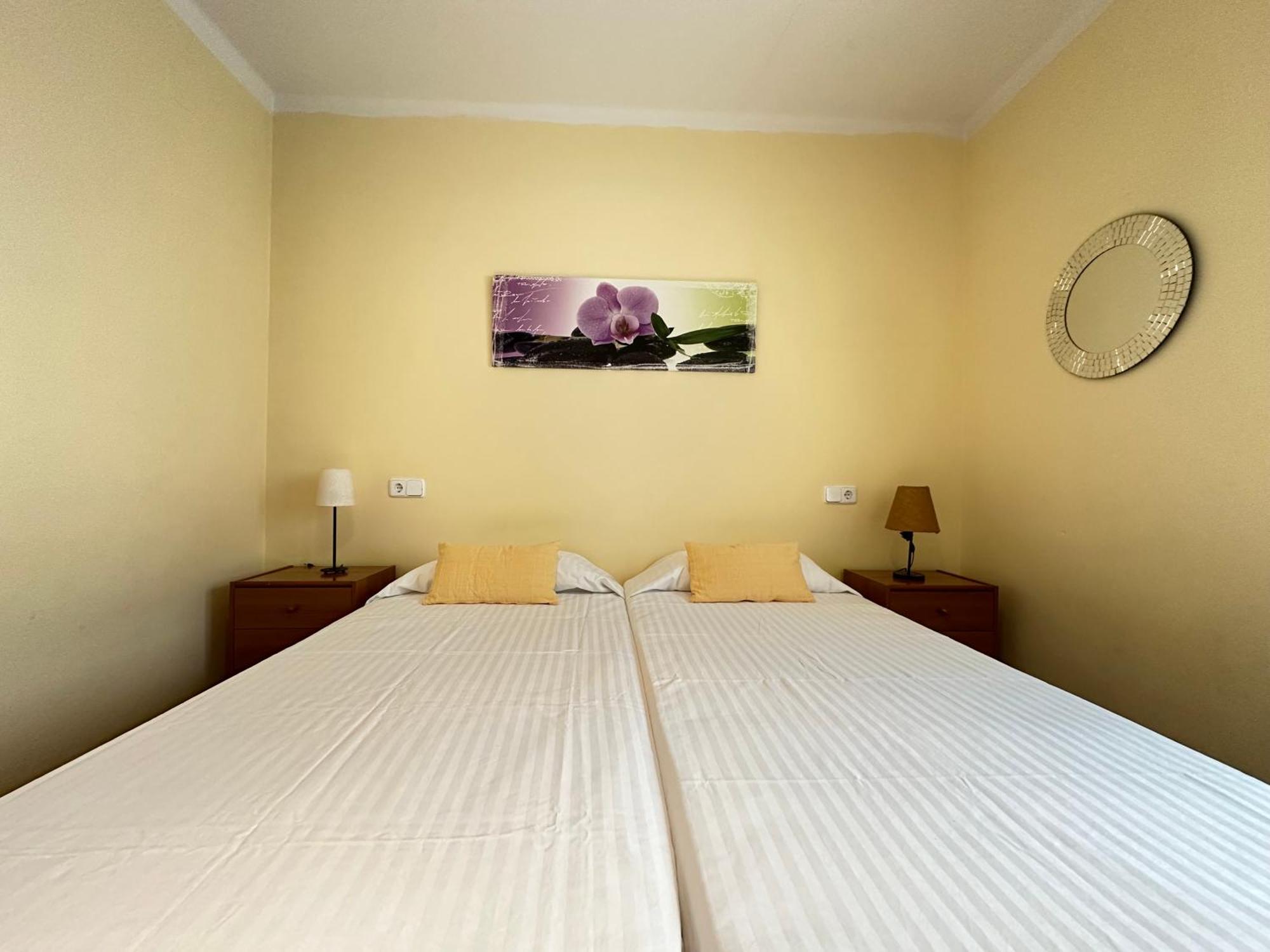 Agi Llotja Plazza Apartment Roses Luaran gambar
