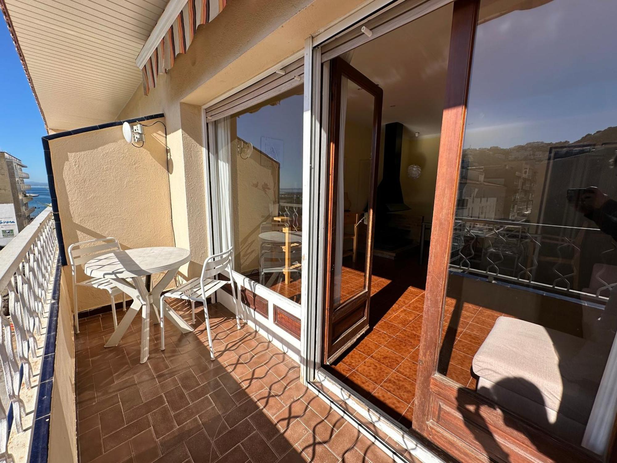 Agi Llotja Plazza Apartment Roses Luaran gambar